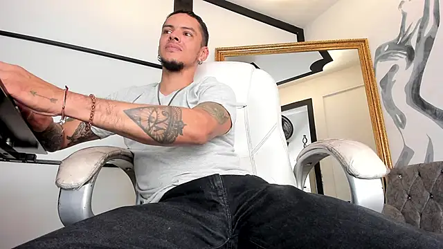 AntonyEvans' Live XXX Chat