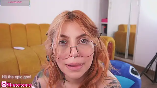 Chat +18 de YunoRose_ ao vivo