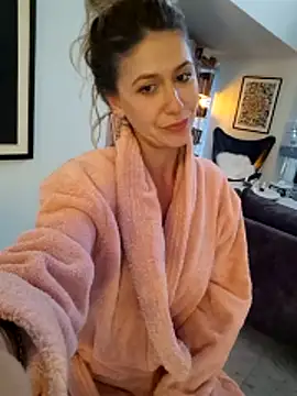 Онлайн чат XXX CelynaRoss