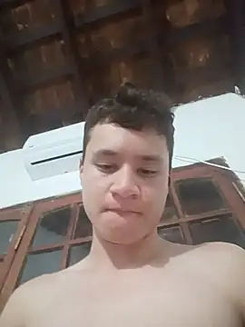 jhtddzv Chat XXX in diretta