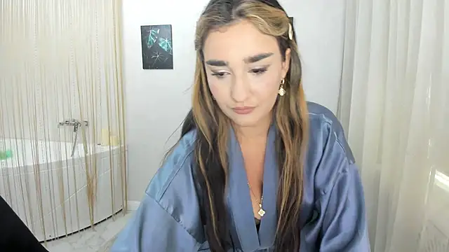 Chat XXX en directo de GoldenHeart_1