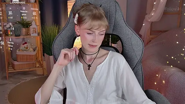 KiraMontoya's Live XXX Chat