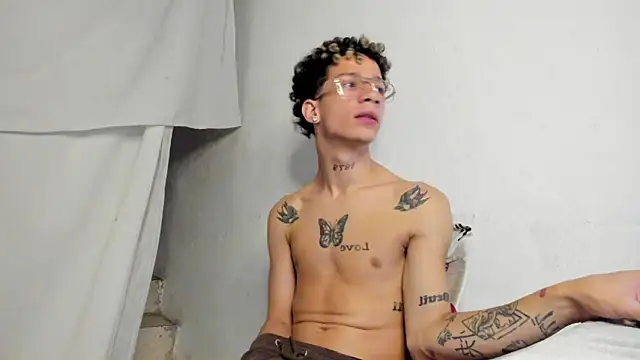 mateodeamjo Adlı Modelin Canlı XXX Sohbeti