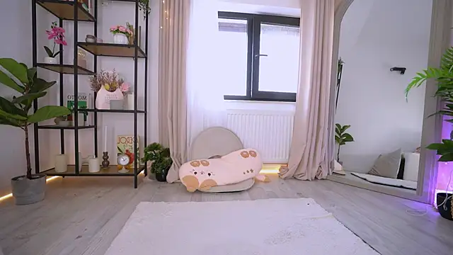 Innocenthish Chat XXX live