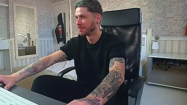 JonahShaw Live XXX-chat