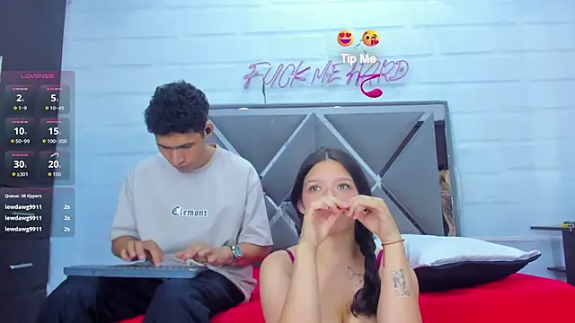 PlayMatesX_'s Live XXX Chat