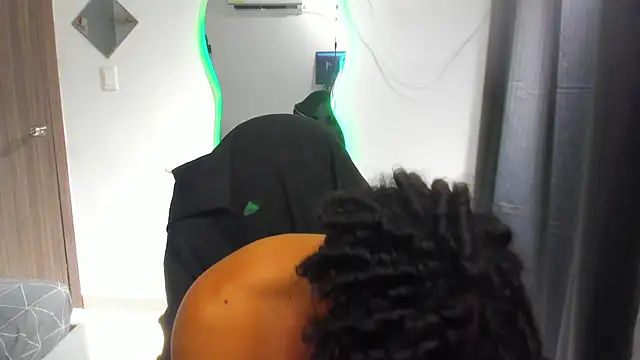 Kris_Khalifa69 网络视讯表演