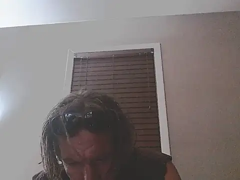 studlyhardwoodd live XXX chat