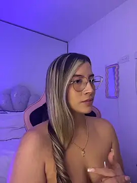Issabela_G1 Chat XXX live