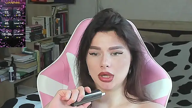 bbJ_one Adlı Modelin Canlı XXX Sohbeti