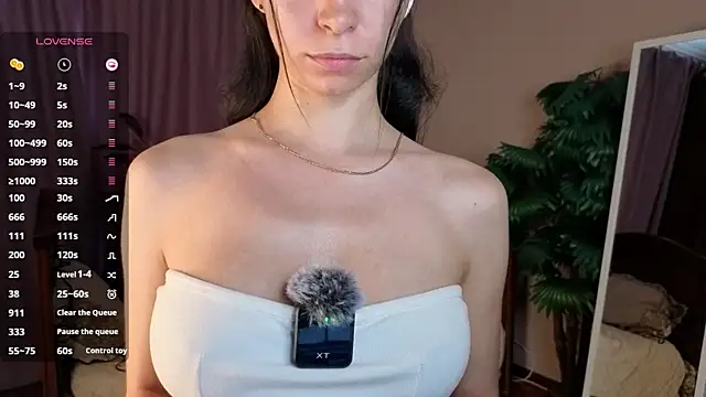 MioFlare live XXX chat