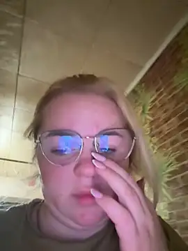 XXX chat uživo modela Jenifer_mis
