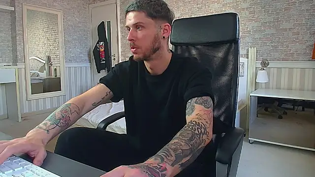 JonahShaw webcam show