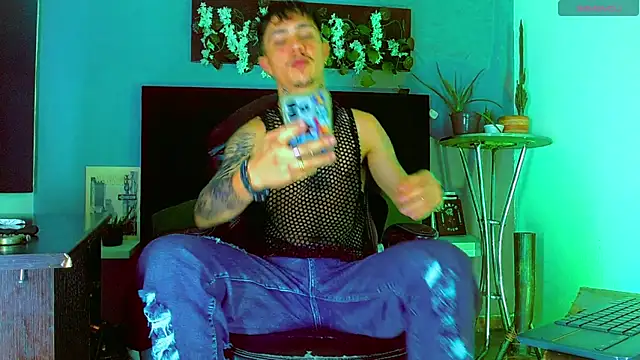 HannibalLester 即時 XXX 聊天