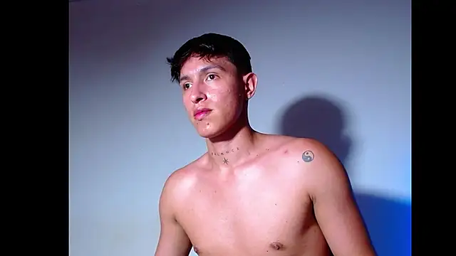 Chat +18 de rowanbig ao vivo