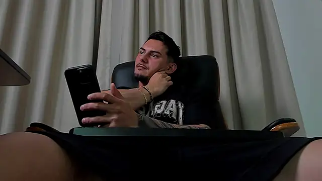 Chat +18 de ClintMasters ao vivo