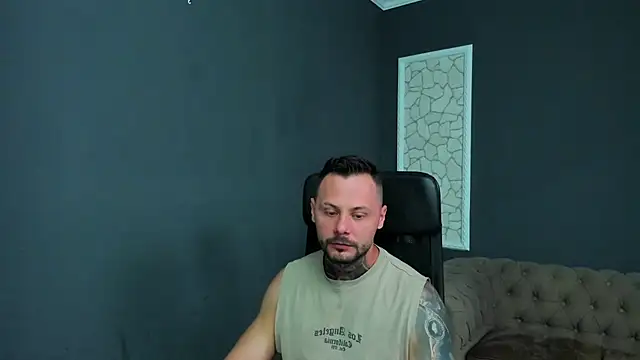 BrianHunts live XXX chat