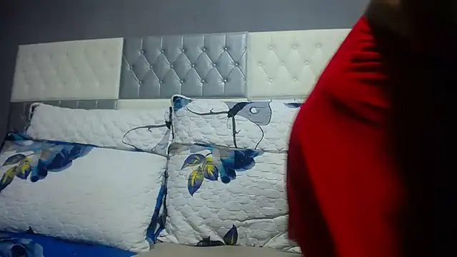 SEXYBUSTYEBONYXX's Live XXX Chat