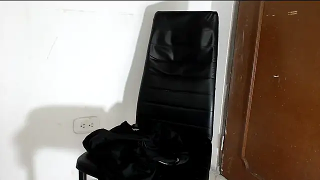 BrandonStond Adlı Modelin Canlı XXX Sohbeti