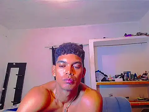 theMyke101's Live XXX Chat