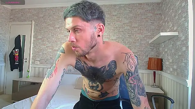 JonahShaw's Live XXX Chat