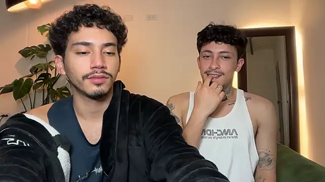 Noah_and_Steven live XXX chat
