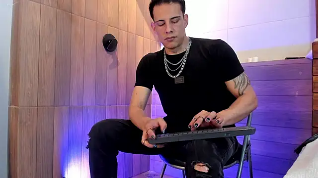 Dustin_Sonne Show in webcam