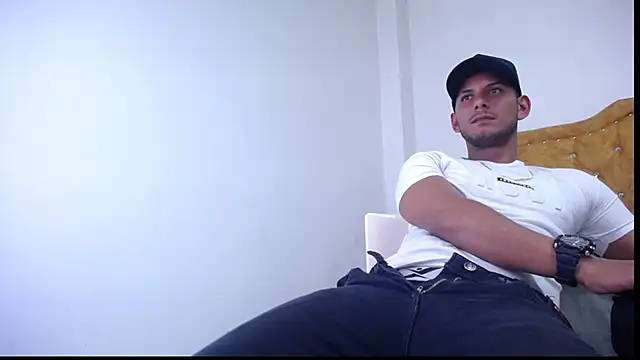 Chris_Dick23 – Live XXX-chat