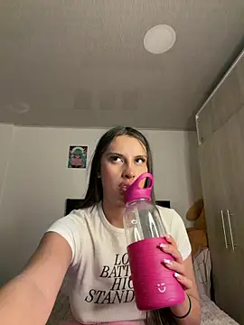 צ'אט XXX בשידור חי של isaa_001