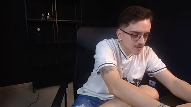 FelixStarkk's Live XXX Chat