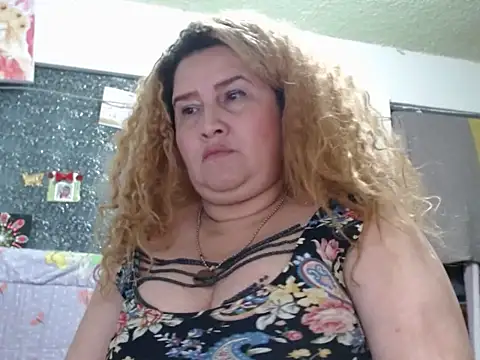 Perla1981--n Live XXX chat