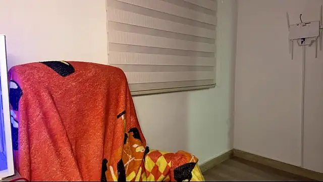 Chat +18 de cloe_small ao vivo