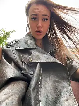 KiraSunshine élő XXX-chatje