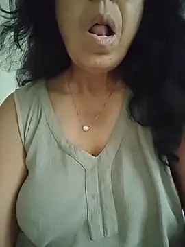 Chat +18 de NakedMILFx ao vivo