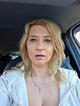 KaylinJan live XXX chat
