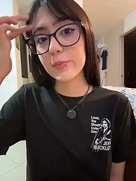 HinaSweet Adlı Modelin Canlı XXX Sohbeti