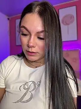 XXX chat uživo modela Megaan__More