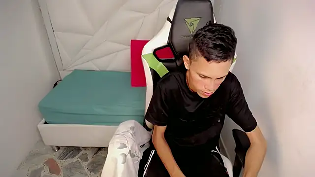sombra_18 XXX чат на живо