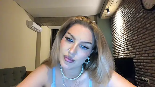 fifteenpoem Chat XXX in diretta
