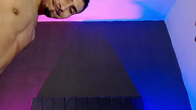 Toyboy_richard's Live XXX Chat