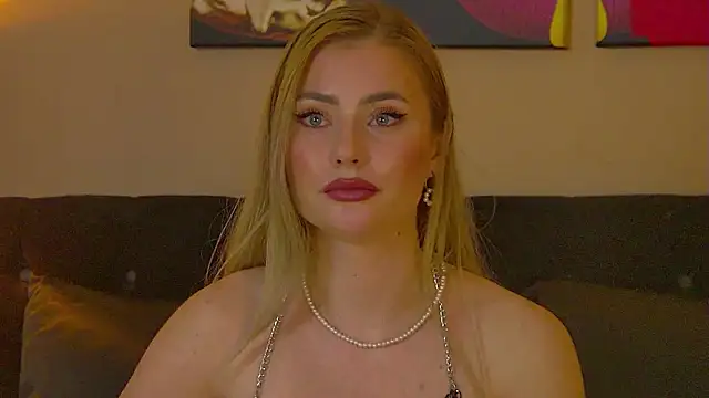 MisshaNight's Live XXX Chat