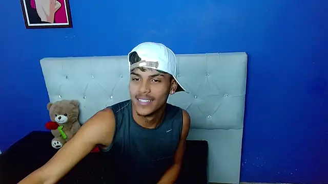 XXX chat uživo modela Angel_foxc13