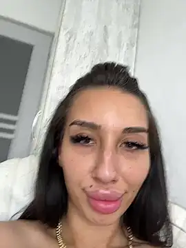 BlueEyes_BB Adlı Modelin Canlı XXX Sohbeti