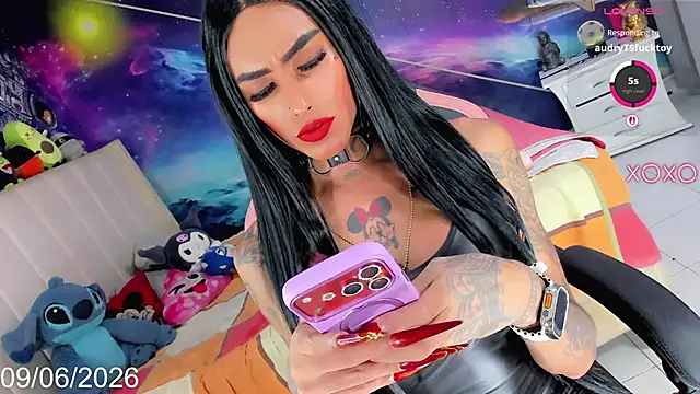 Nella_Dolls Adlı Modelin Canlı XXX Sohbeti