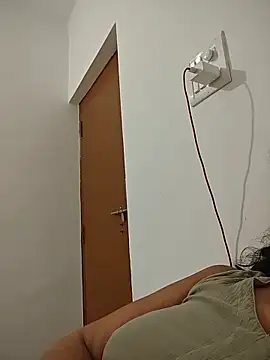 Chat +18 de NakedMILFx ao vivo