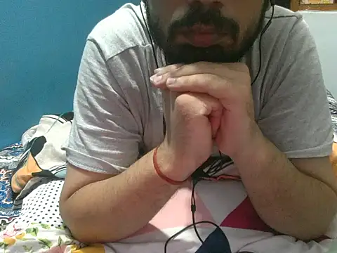 Precumboner Adlı Modelin Web Kamerası Şovu