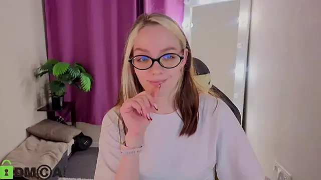 R0cket_bunny Adlı Modelin Canlı XXX Sohbeti