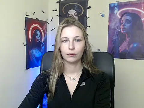 StrangerGi XXX чат на живо