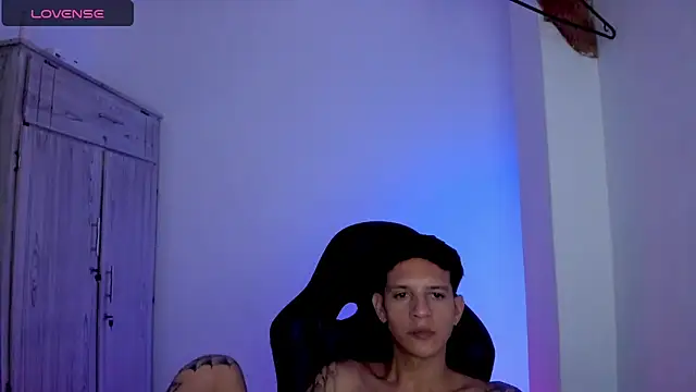 Онлайн чат XXX tylernova