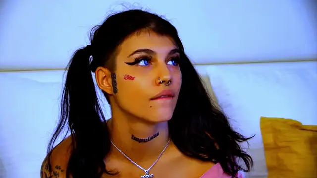 YasminnStorm Chat XXX live